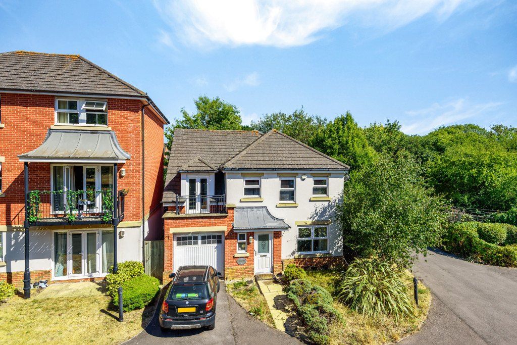 5 bed detached house for sale in Cirrus Drive, Shinfield, Reading