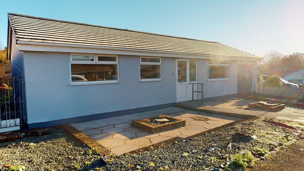 3 bed bungalow to rent in Maes Y Dderwen, Carmarthen, Carmarthenshire