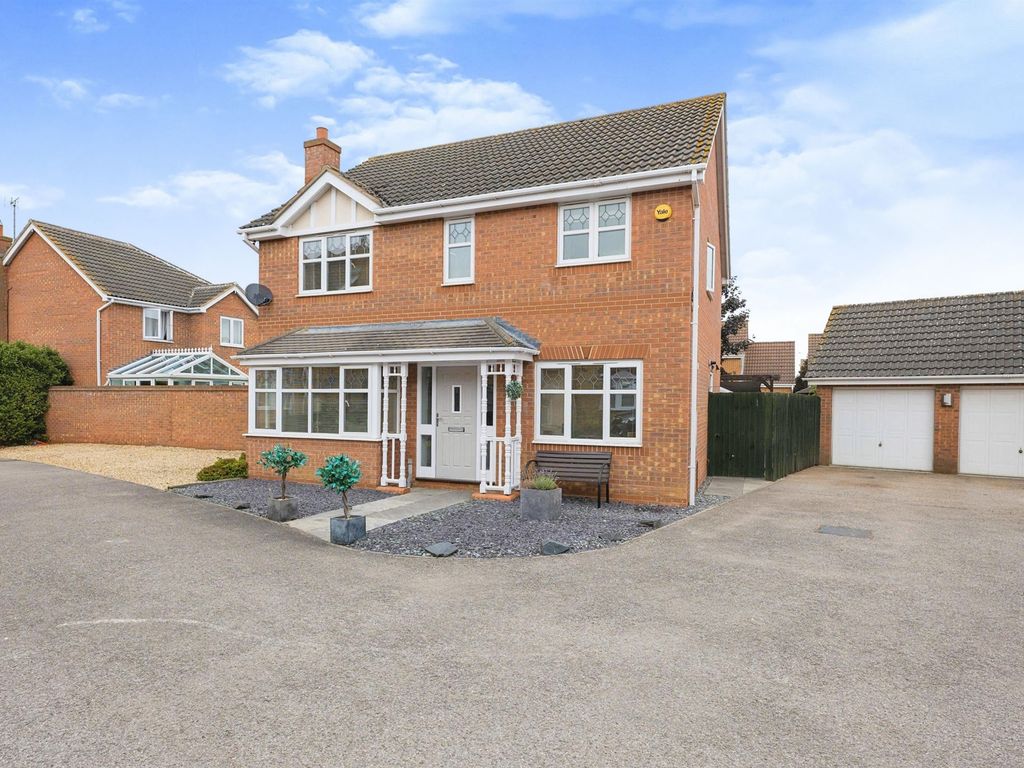 4 bed detached house for sale in Alvis Drive, Yaxley, Peterborough PE7
