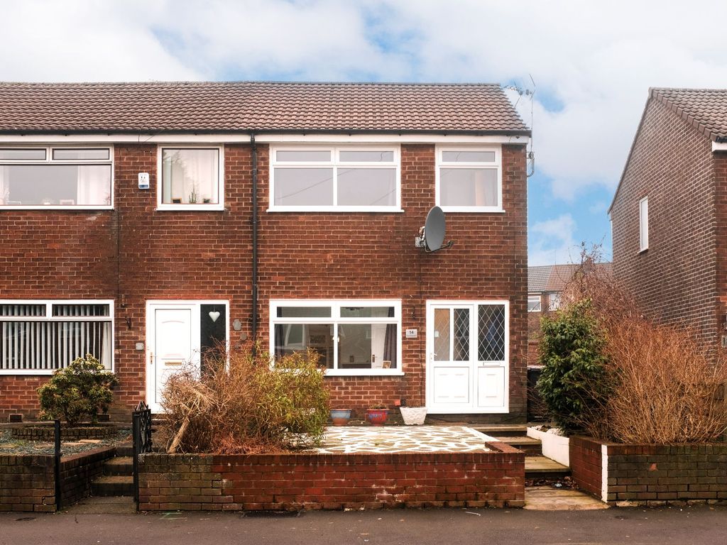 2 bed town house for sale in The Crescent, Bromley Cross, Bolton BL7, £
