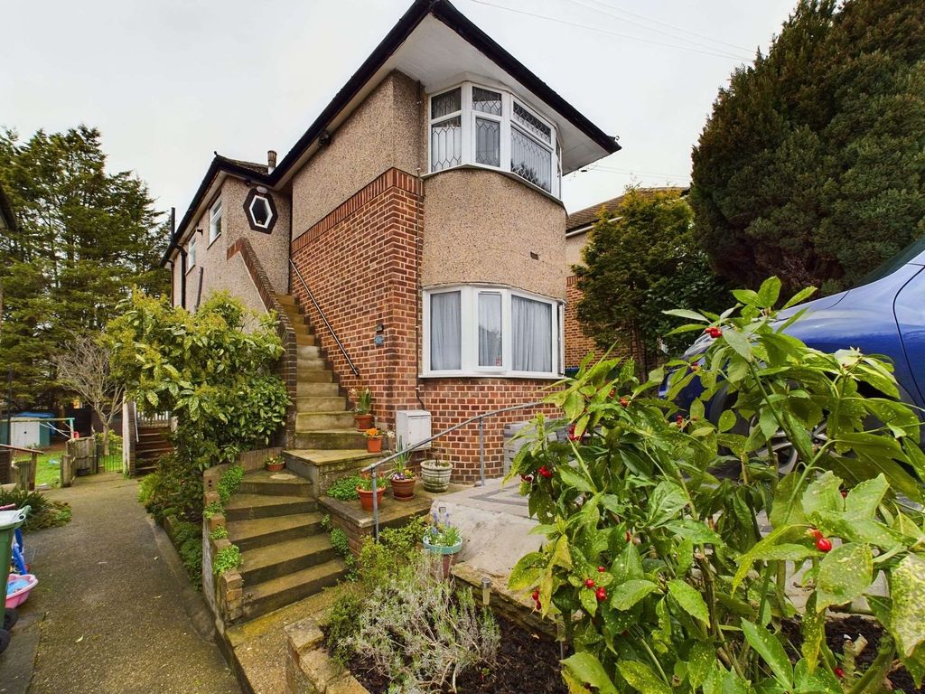 3 bed terraced house for sale in Castleton Avenue, Bexleyheath DA7, £