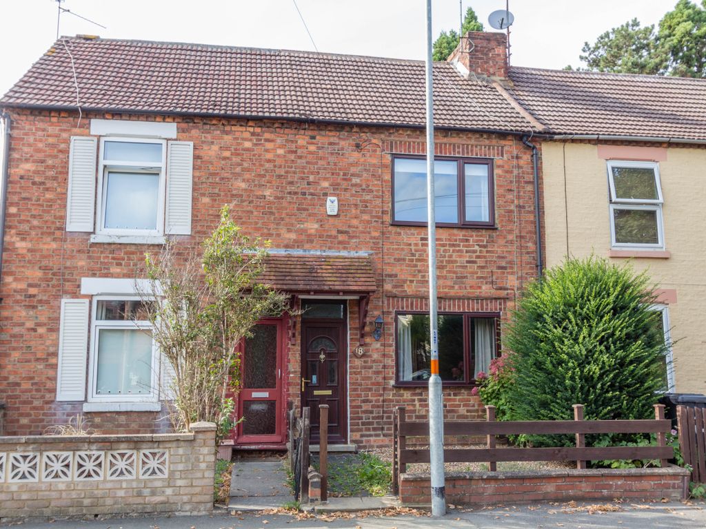 2 bed terraced house to rent in Hatton Park Road, Wellingborough NN8, £