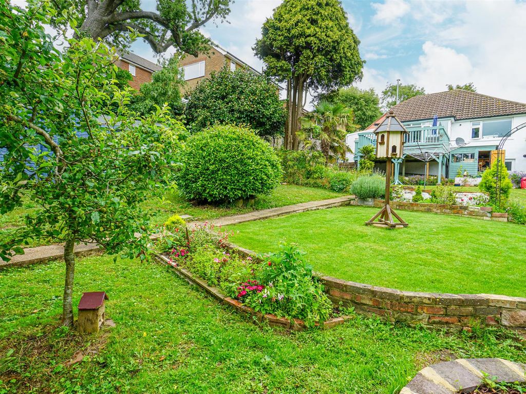 3 bed detached bungalow for sale in Old London Road, Hastings TN35, £