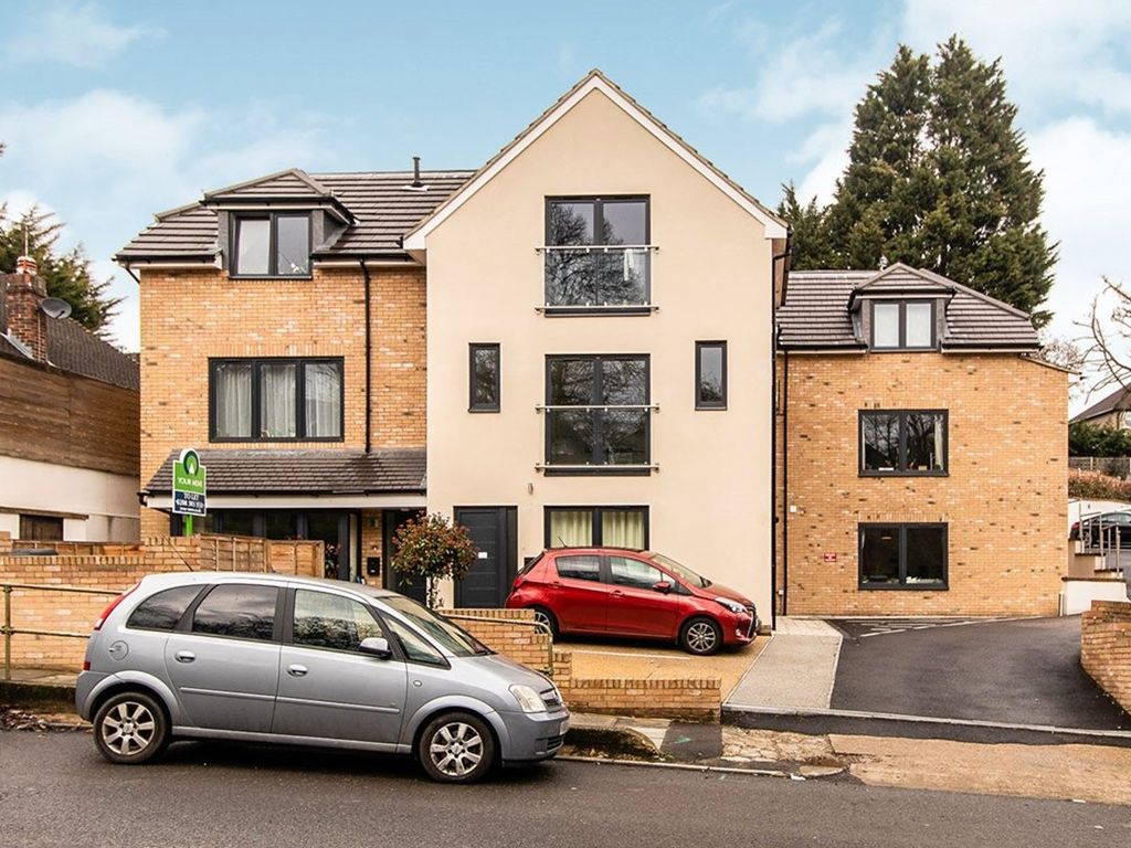 2 bed flat to rent in Watling Street, Bexleyheath, Kent DA6, £1,650 pcm