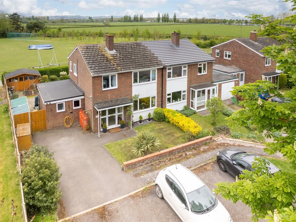 3 bed semidetached house for sale in Drive, Westcott, Aylesbury