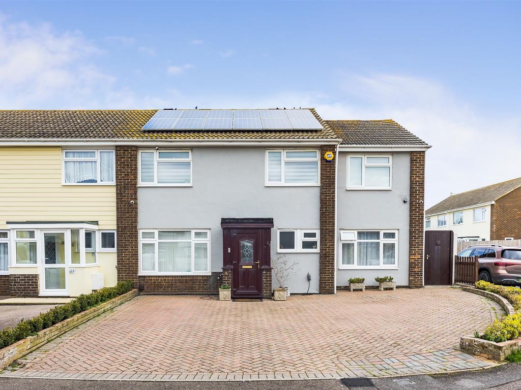 5 bed semidetached house for sale in Old Barn Way, Southwick, Brighton