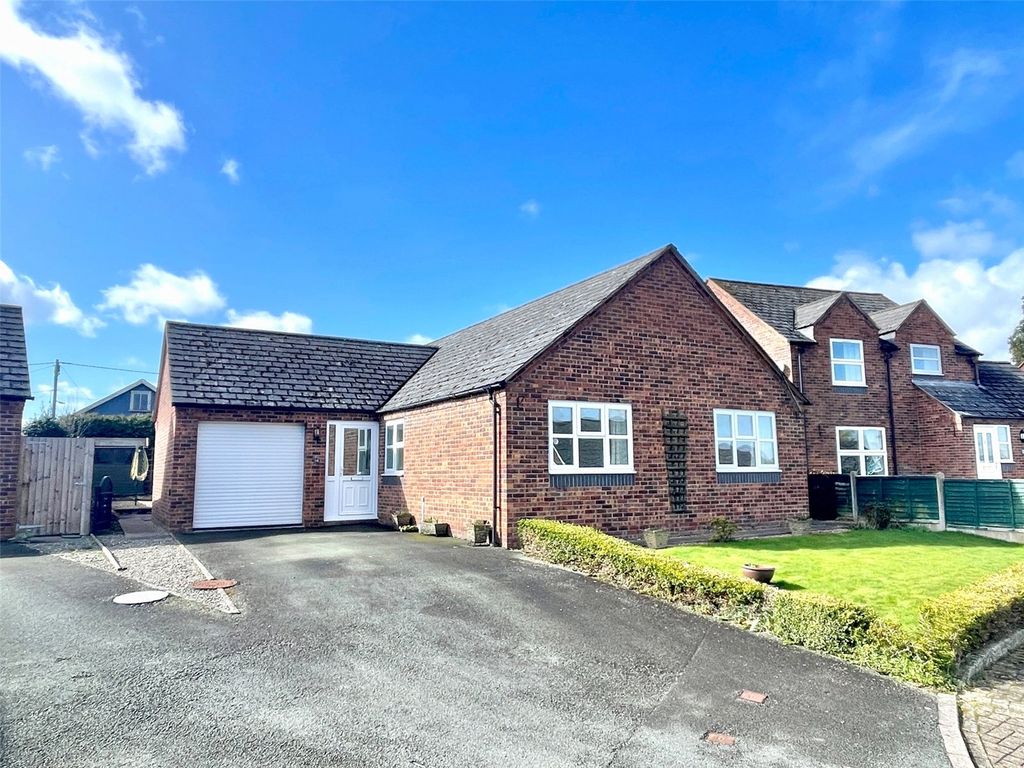 3 bed bungalow for sale in Waterloo Fields, Kingswood, Forden