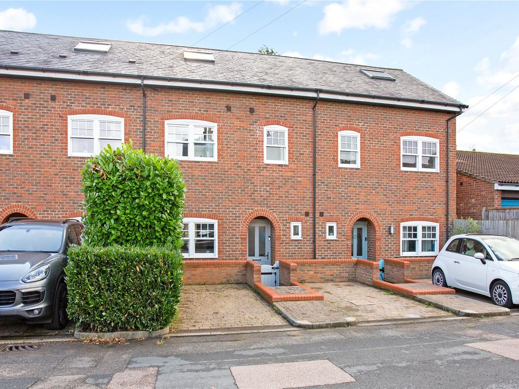 4 bed terraced house for sale in Warwick Road, St. Albans