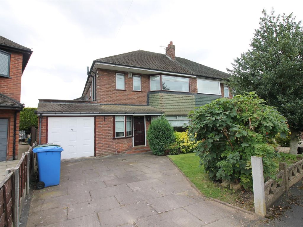 3 bed semidetached house to rent in Shawe Hall Crescent, Urmston
