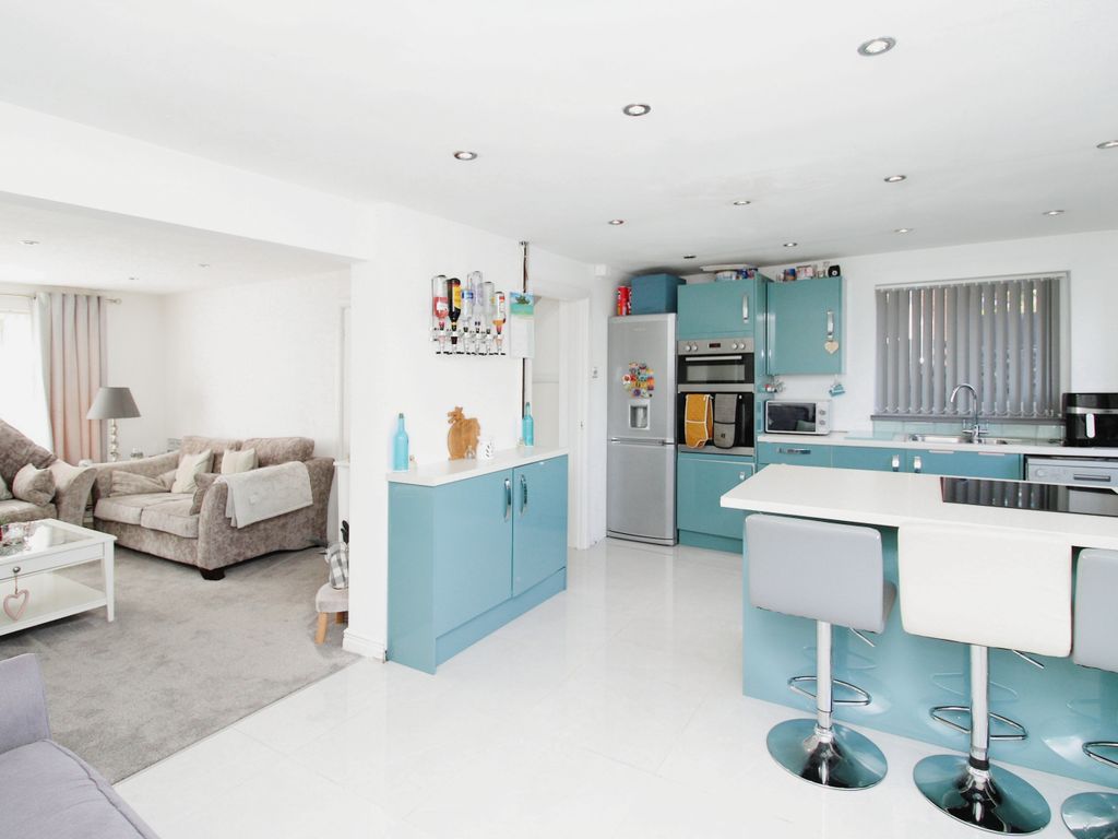 4 bed semidetached house for sale in Fennel Close, Penarth CF64, £