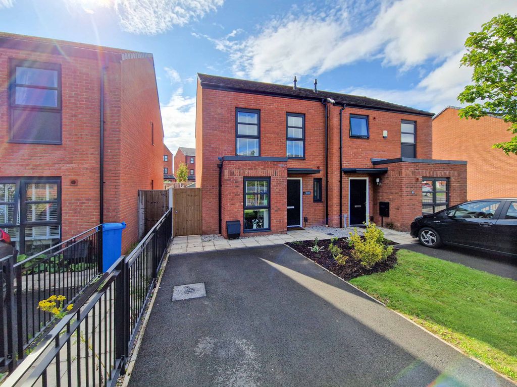 2 bed semidetached house for sale in Mellor Street, Manchester M40 Zoopla