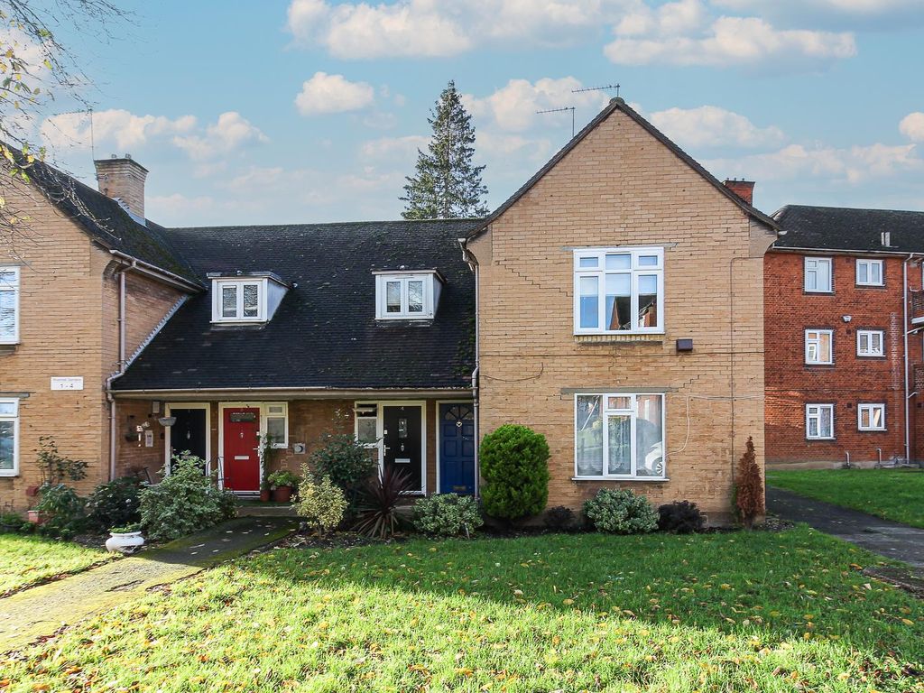 1 bed for sale in Rivenhall Gardens, London E18 Zoopla