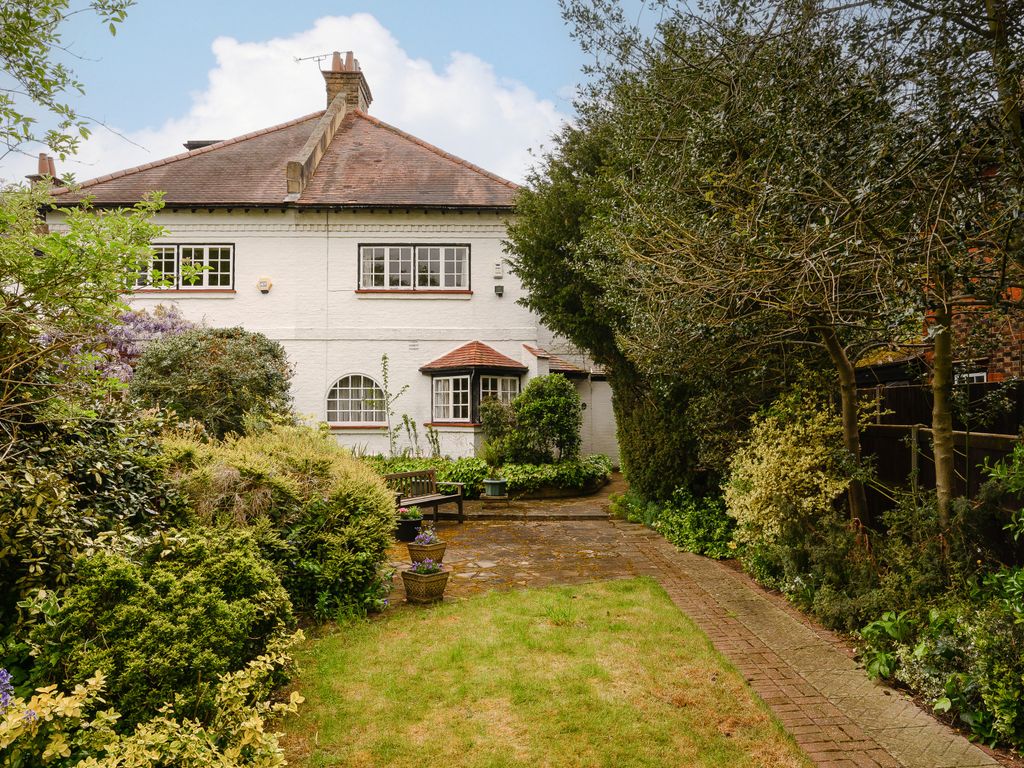 3 bed semidetached house for sale in Melrose Road, London SW19, £