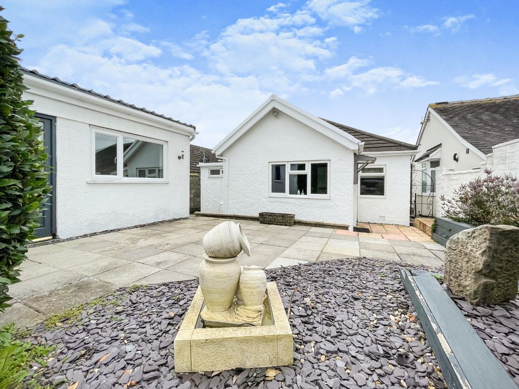 2 bed bungalow for sale in 28 Carmarthen Road, Fforest, Pontarddulais