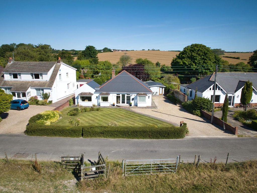 3 bed detached bungalow for sale in Crete Road West, Folkestone CT18