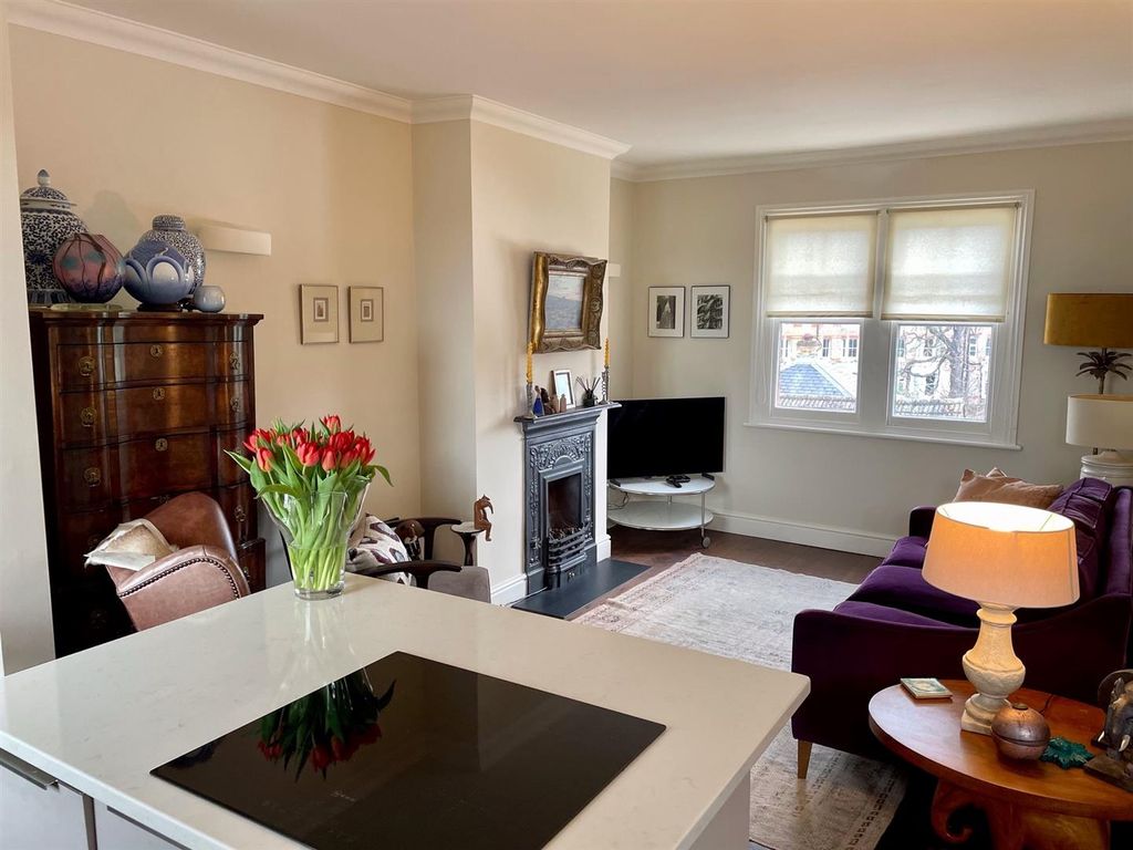 2 bed flat for sale in Crown Road, St Margarets, Twickenham TW1 Zoopla