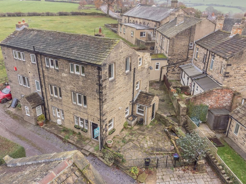 4 bed property for sale in Chapel Fold, Lower Wyke, Bradford BD12 Zoopla