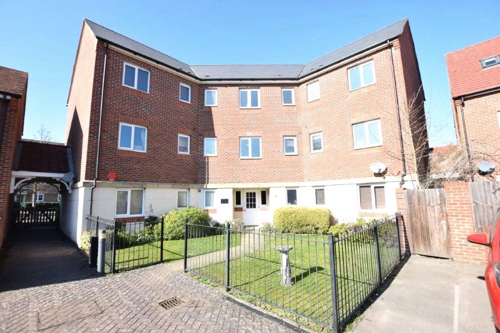 2 bed flat for sale in Osprey Avenue, Bracknell, Berkshire RG12, £