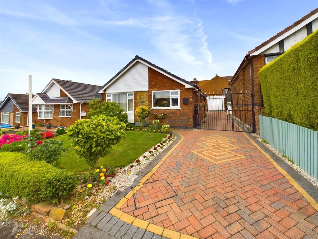 2 bed detached bungalow for sale in Upminster Drive, Arnold, Nottingham NG5, £270,000 Zoopla