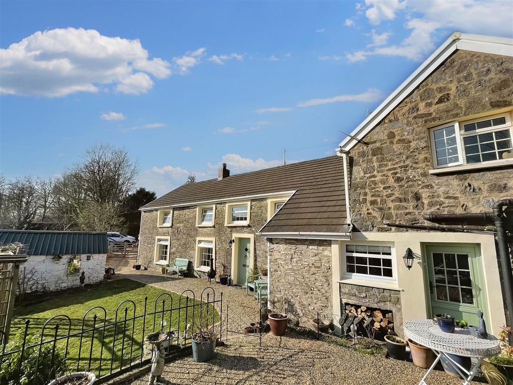 4 bed detached house for sale in Pontantwn, Kidwelly SA17 Zoopla