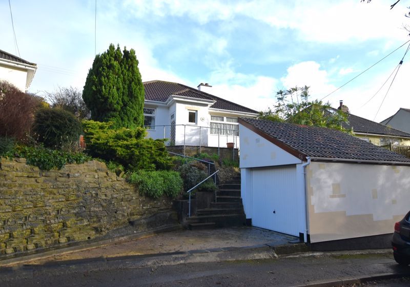 3 bed detached house for sale in Bristol Road, Radstock BA3, £325,000