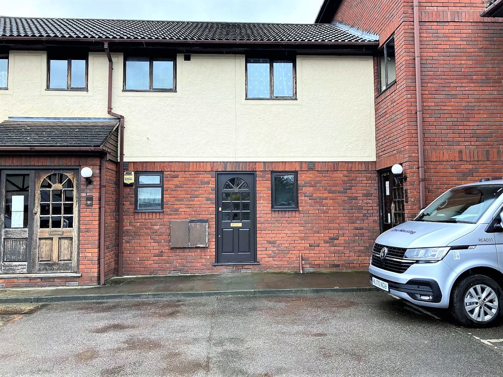 1 bed flat to rent in Jutsums Lane, Romford RM7, £1,100 pcm Zoopla