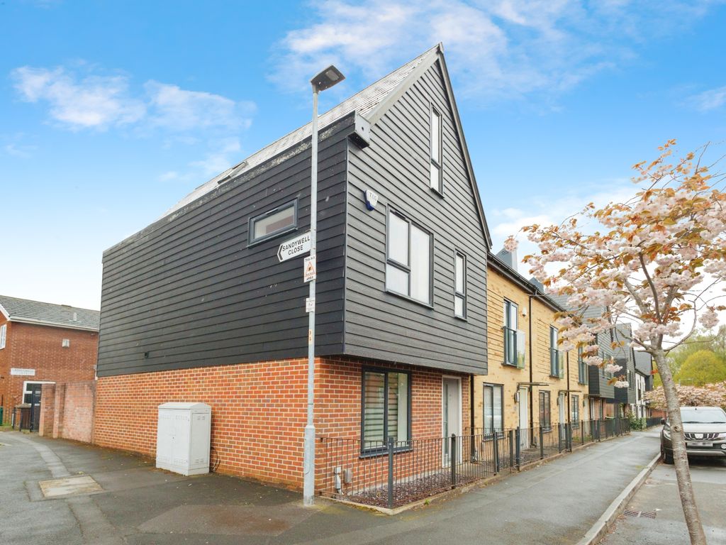 3 bed end terrace house for sale in Old Lane, Manchester, Greater