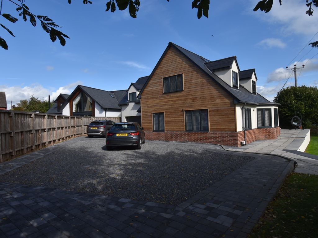 4 bed detached house for sale in Dawlish Road, Exminster, Exeter EX6, £