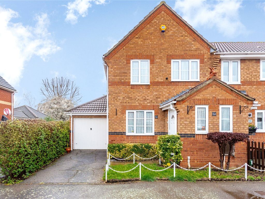 3 bed semidetached house for sale in Stewart Place, Wickford SS12 Zoopla