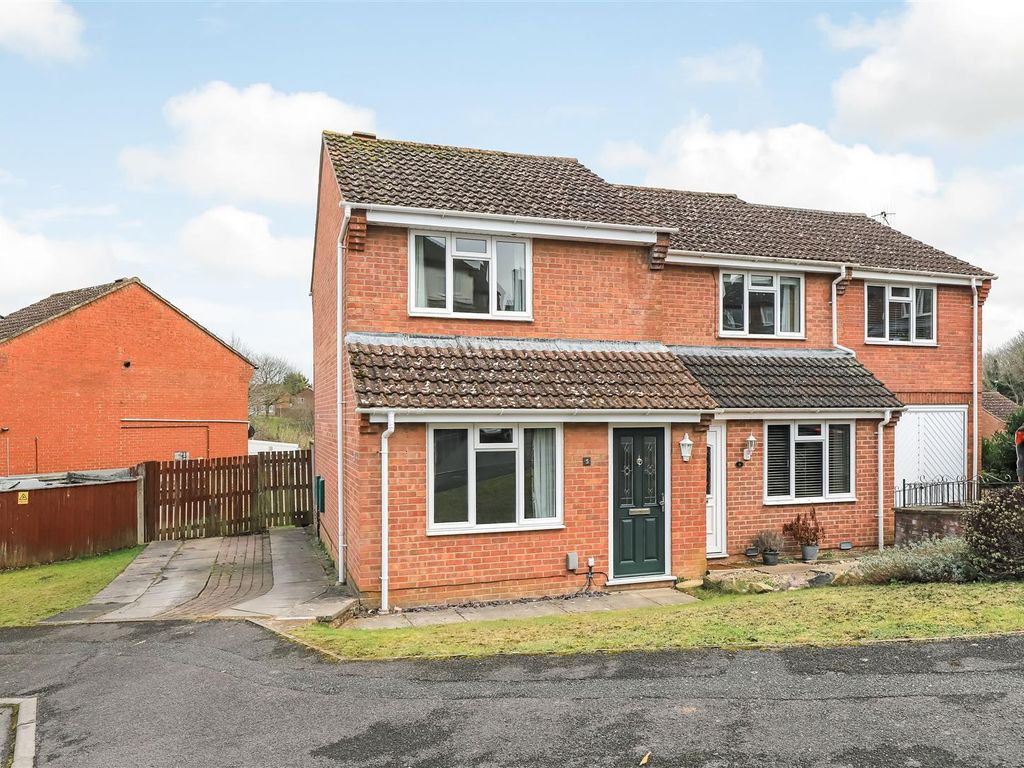 2 bed semidetached house to rent in Ayrshire Close, Salisbury SP2 Zoopla