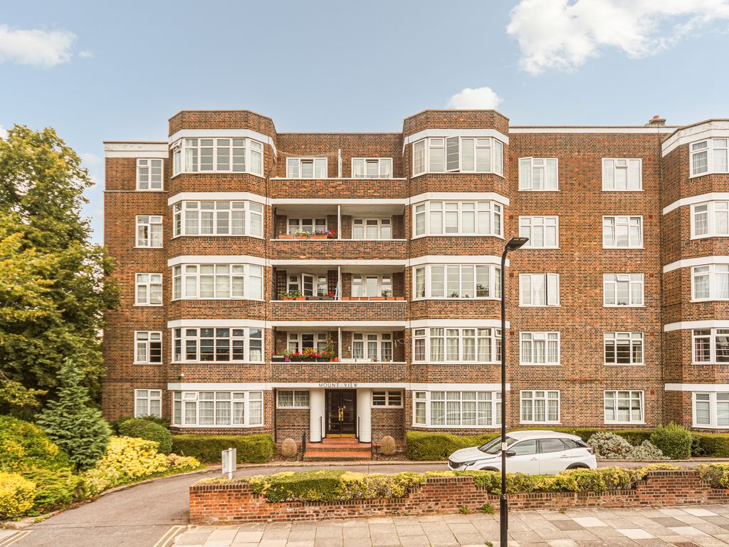 2 bed flat for sale in Mount Avenue, London W5, £295,000 Zoopla
