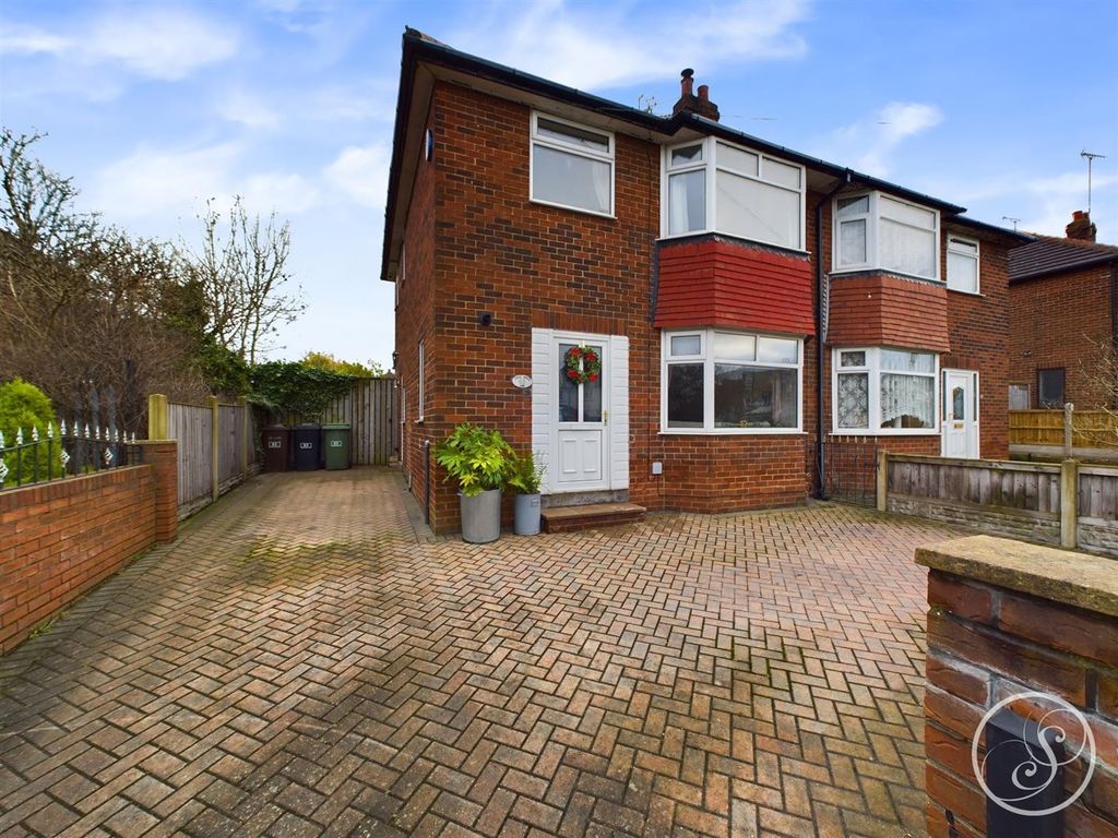 3 Bed Semi Detached House For Sale In Cross Green Lane Halton Leeds