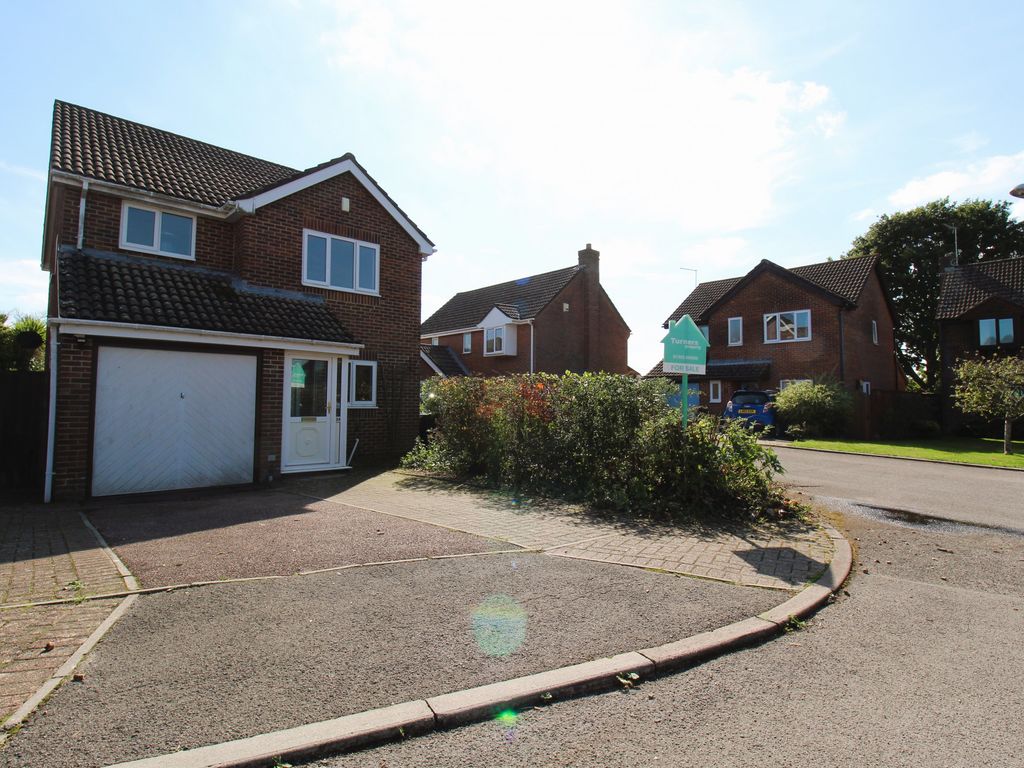 3 bed detached house for sale in Charborough Close, Lytchett Matravers BH16 Zoopla
