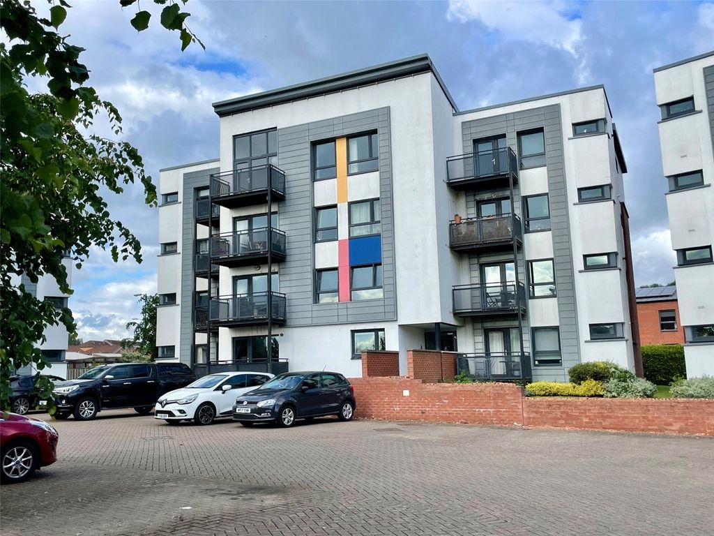1 bed flat for sale in Shuna Crescent, Maryhill, Glasgow G20, £130,000