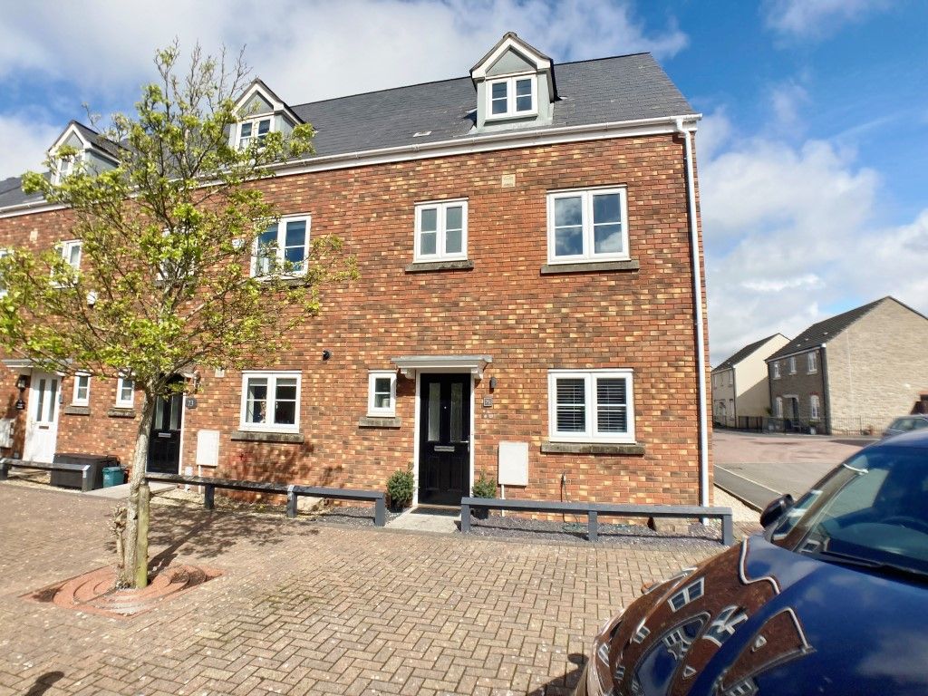 4 bed end terrace house for sale in Ffordd Cambria, Pontarddulais