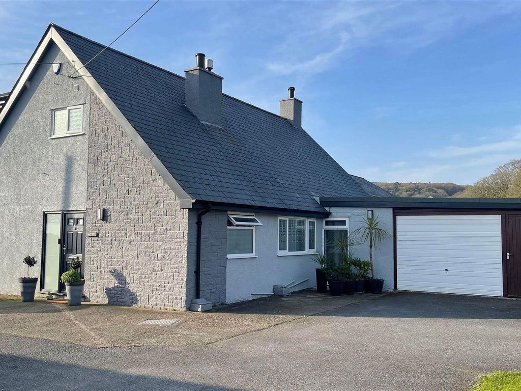 4 bed detached house for sale in Beach Road, Llanbedrog, Pwllheli LL53 Zoopla
