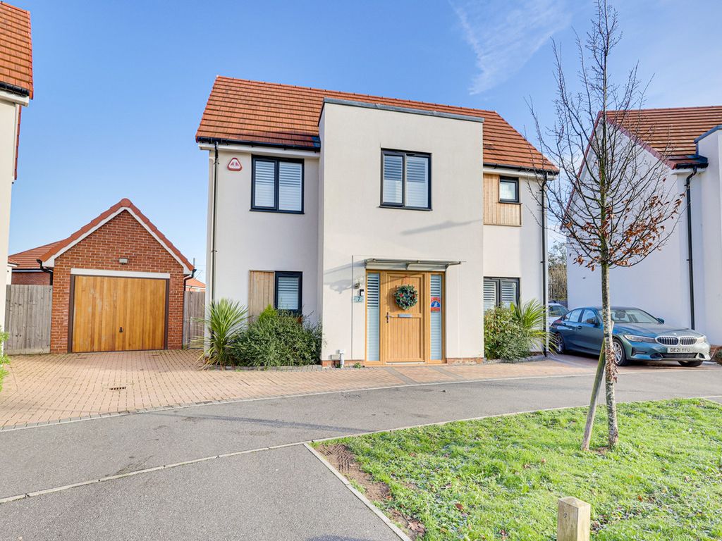 4 bed detached house for sale in Cole Avenue, SouthendOnSea SS2 Zoopla