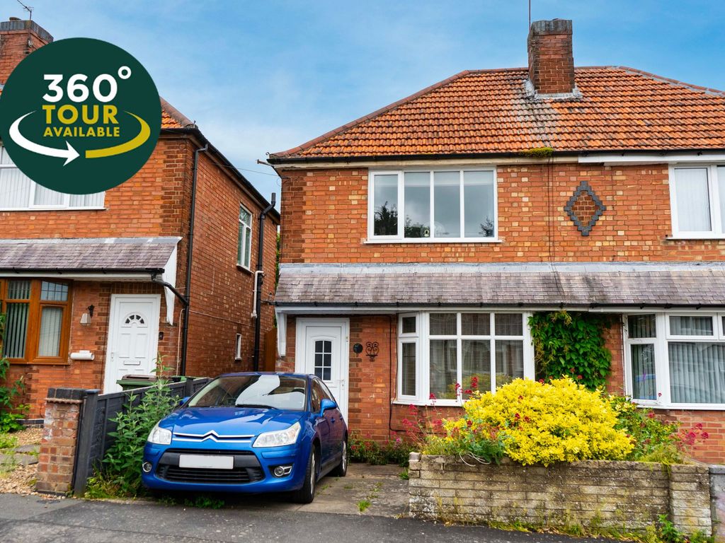 3 bed semidetached house to rent in Fairfield Road, Oadby, Leicester