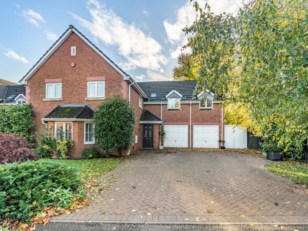 5 bed detached house for sale in Grovelands, Gloucester, Gloucestershire GL4, £715,000 Zoopla