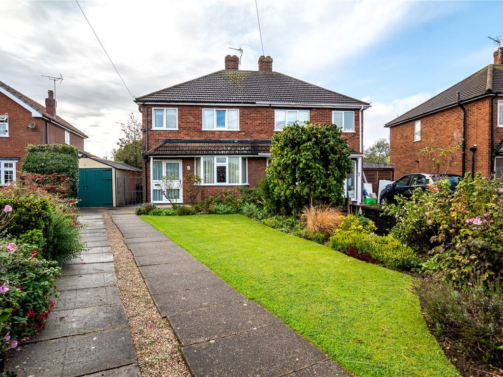 3 bed semidetached house for sale in Springway Crescent, Grimsby, N E