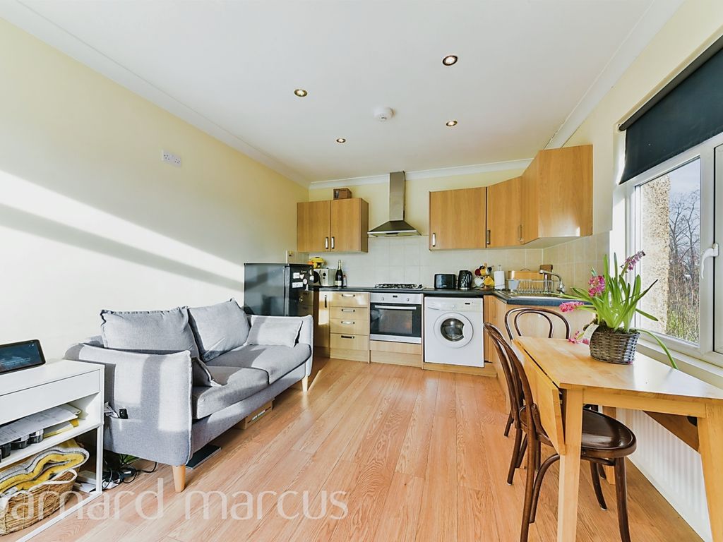 2 bed flat for sale in Avondale Road, South Croydon CR2 Zoopla