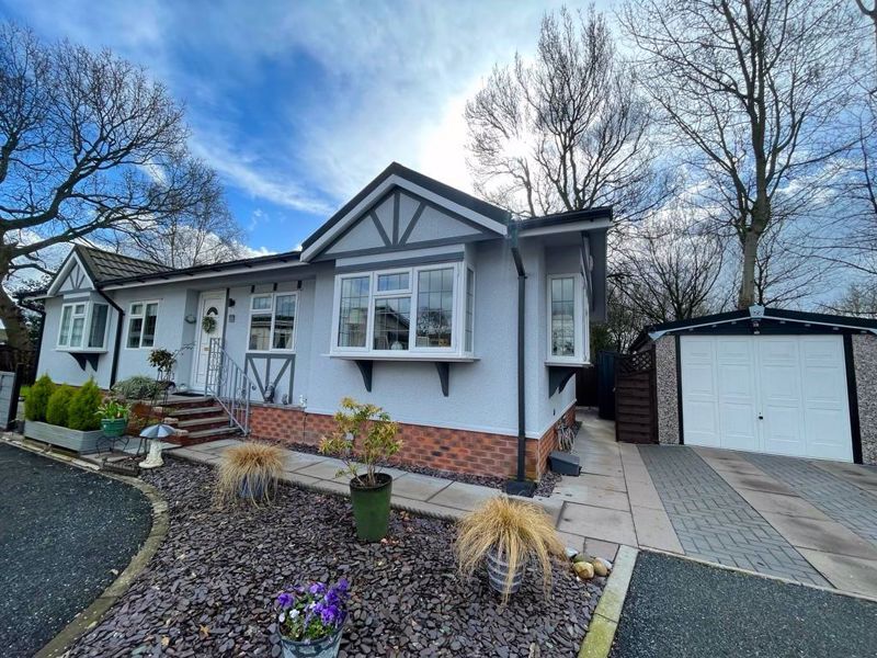 2 bed mobile/park home for sale in The Oaks, Mount Pleasant Residential