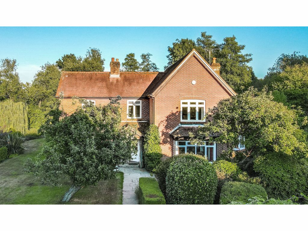 6 bed detached house for sale in Botley Road, Southampton SO31 Zoopla