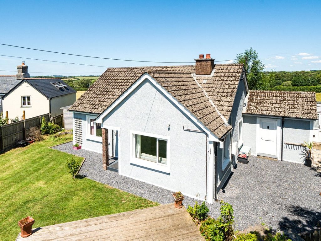 2 bed bungalow for sale in Goosewell, Callington, Cornwall PL17, £