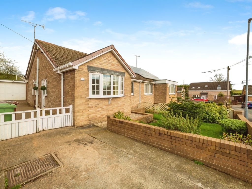 4 bed semidetached bungalow for sale in Orchard Drive, South Hiendley