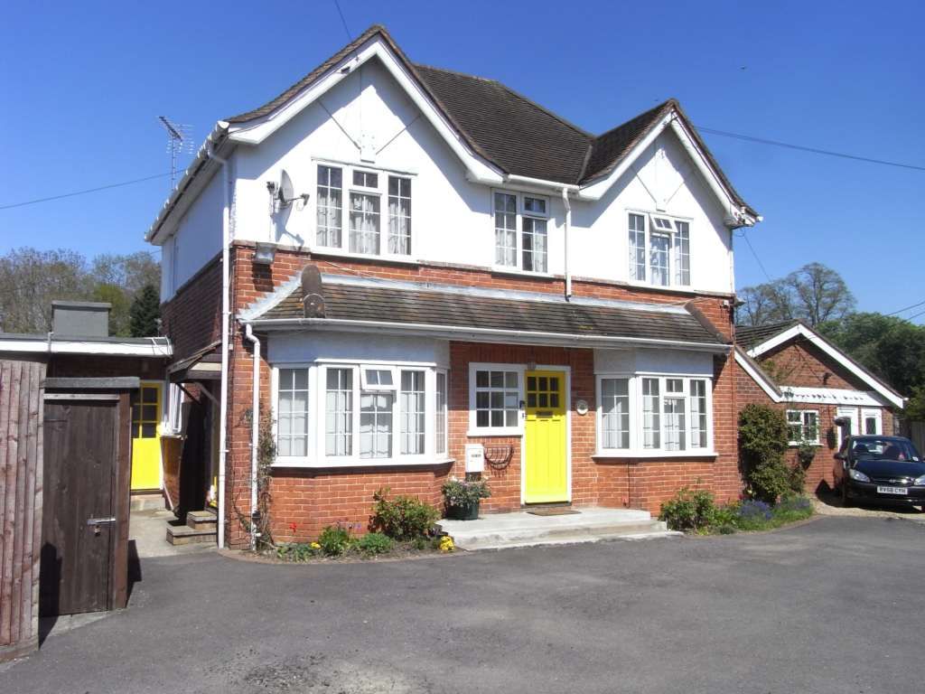 1 bed flat to rent in Sulhampstead Road, Burghfield Village RG30 Zoopla