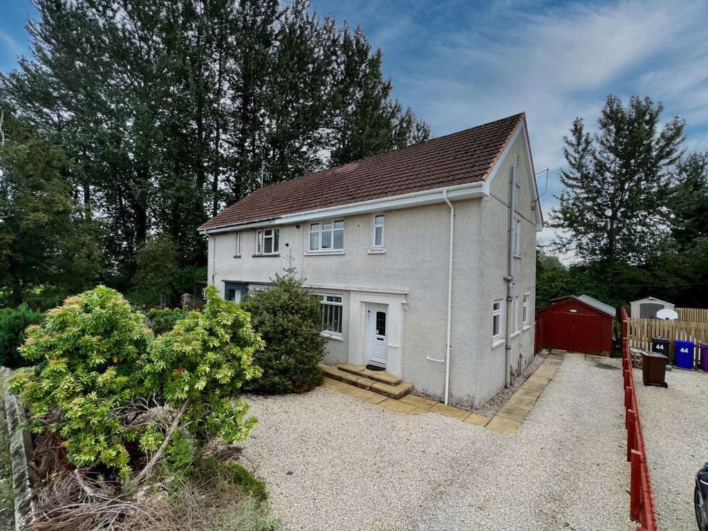 3 bed semidetached house for sale in Lynn Drive, Kilbirnie KA25, £