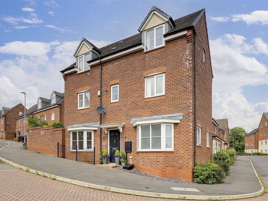 4 bed detached house for sale in Bailey Drive, Mapperley