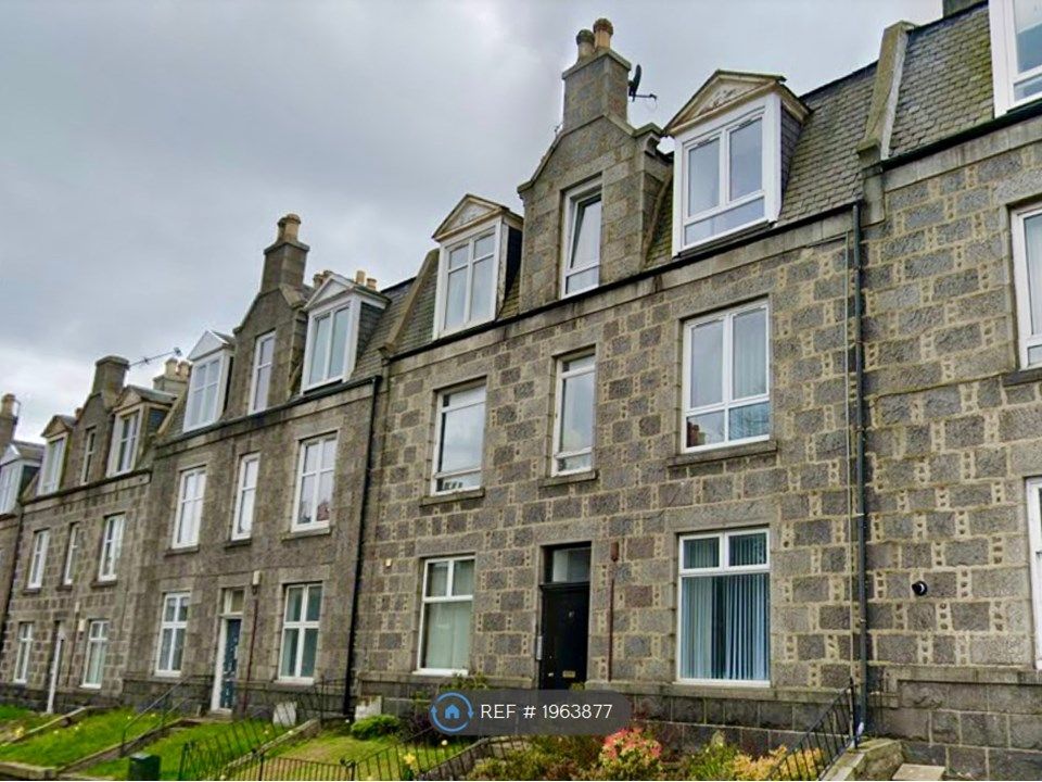 2 bed flat to rent in Menzies Road, Aberdeen AB11, £700 pcm Zoopla