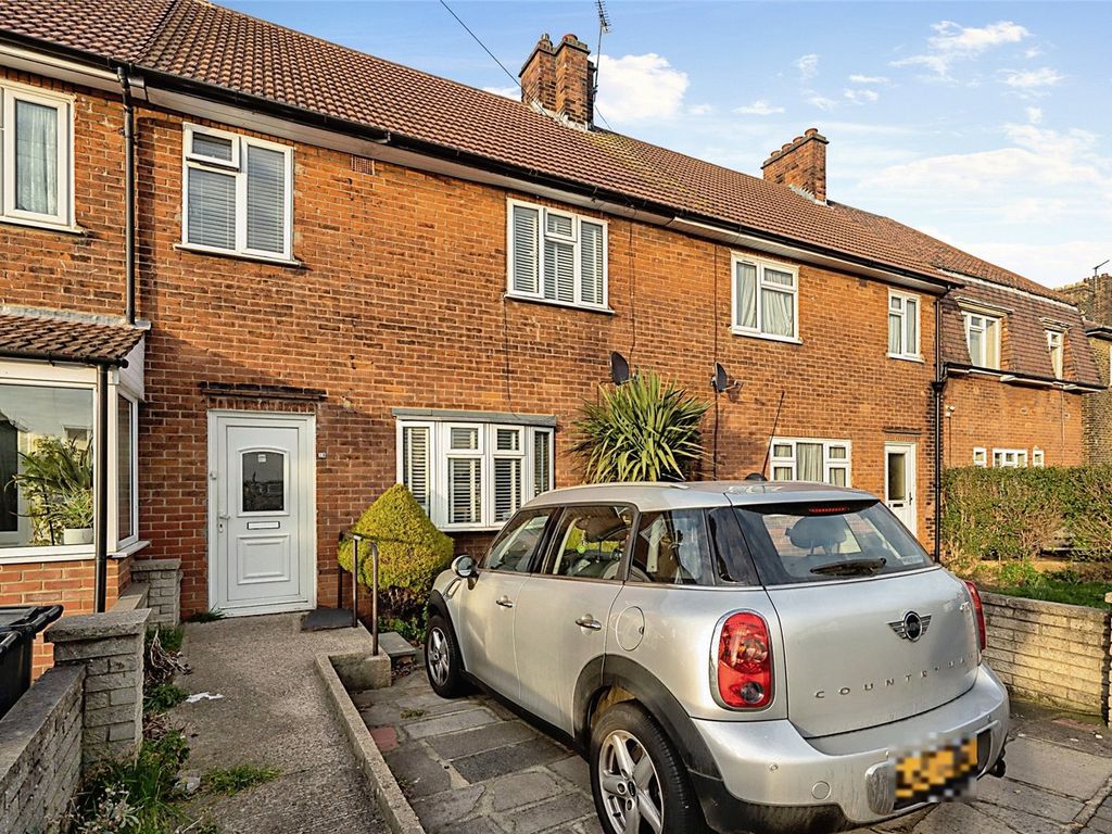 3 bed detached house for sale in Burnside Road, Dagenham RM8 Zoopla